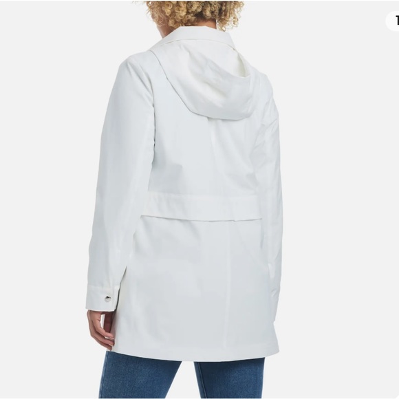NWT Vince Camuto Ladies' Rain Jacket - Picture 3 of 12